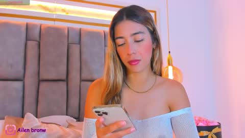 Snapshot of hannabronw chatting on September 15, 11:34 pm Eliana online show from September 15, 11:34 pm