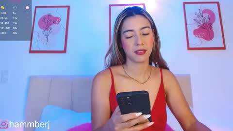 Snapshot of hannabronw chatting on February 24, 9:41 pm Eliana online show from February 24, 9:41 pm