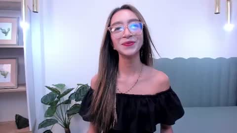 Hanna Carttier online show from June 26, 12:28 pm