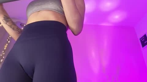 hannacruzsj online show from March 28, 6:24 am