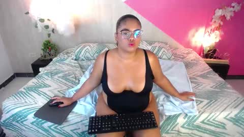 Snapshot of hannah__jackson chatting on October 20, 12:19 pm Hannah online show from October 20, 12:19 pm