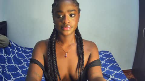 hannahcox1 online show from January 24, 7:51 am