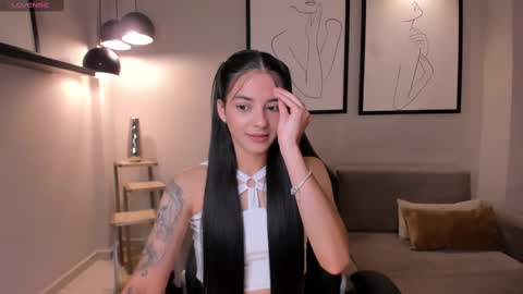 Snapshot of hannahjamesx chatting on March 3, 5:47 pm HANNAH J online show from March 3, 5:47 pm