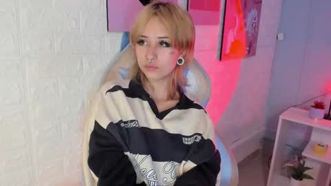 Hannah online show from September 16, 4:48 pm