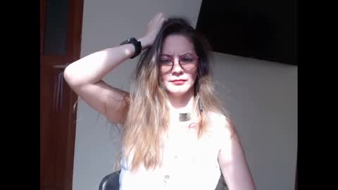 hanny_333 online show from February 5, 8:04 pm