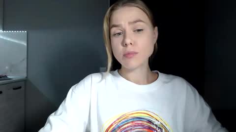 happy_fox_ online show from October 19, 7:38 pm