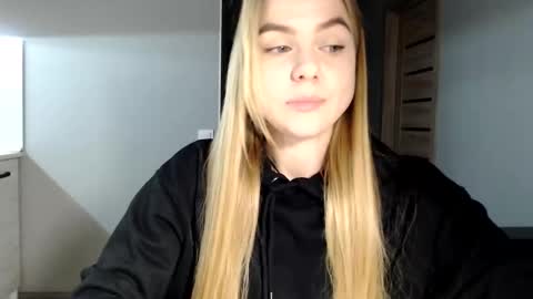 happy_fox_ online show from January 20, 5:27 pm