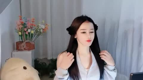 Daisy online show from April 12, 2:42 pm