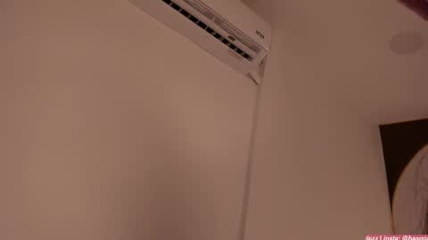 has_gonzalezz online show from December 3, 5:10 am