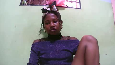 hasleyinah online show from February 18, 1:32 pm