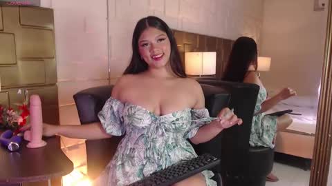 hatsajones online show from October 2, 4:39 am