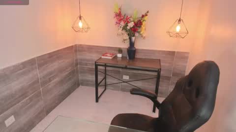 hatsajones online show from November 23, 4:04 am