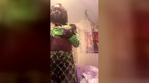 hawtchoc37 online show from December 15, 5:23 am