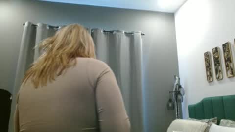 Hazel online show from May 28, 2:37 pm