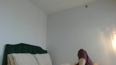 Snapshot of hazel_skye chatting on December 9, 3:22 pm Hazel online show from December 9, 3:22 pm
