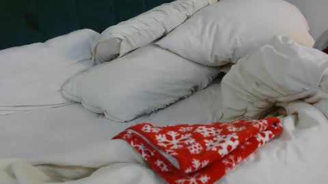 Snapshot of hazel_skye chatting on December 10, 2:50 pm Hazel online show from December 10, 2:50 pm