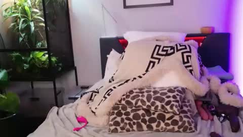 Hazeleo online show from January 18, 11:12 pm