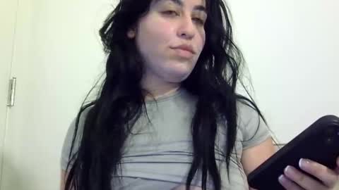 Snapshot of heatwavee chatting on December 11, 11:30 am heatwavee online show from December 11, 11:30 am