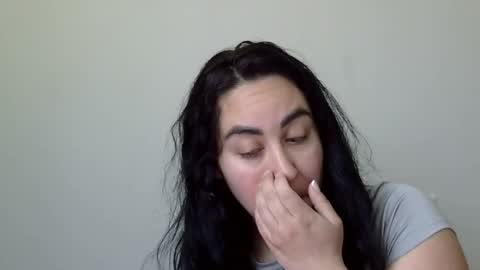 Snapshot of heatwavee chatting on December 17, 4:00 pm heatwavee online show from December 17, 4:00 pm