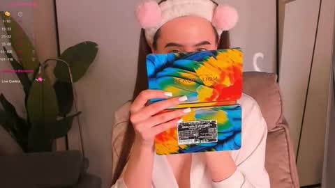 Helen online show from October 31, 3:49 pm