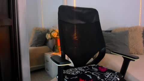 Helena Santos  online show from November 4, 11:26 am