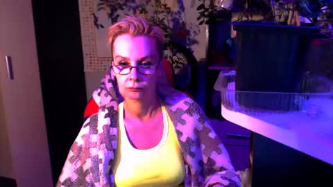 Helga online show from June 10, 6:39 pm