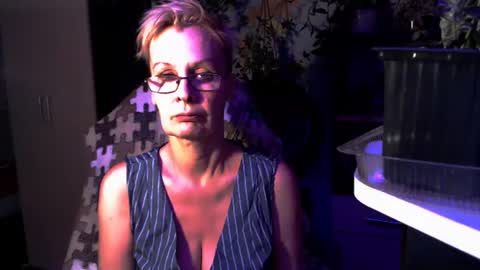Helga online show from June 17, 7:15 pm