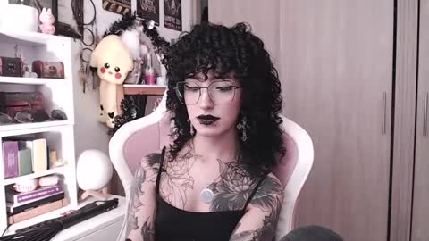 Snapshot of hell_666_xxx chatting on September 19, 1:15 am cher online show from September 19, 1:15 am