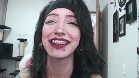 Snapshot of hell_666_xxx chatting on January 9, 6:57 pm cher online show from January 9, 6:57 pm