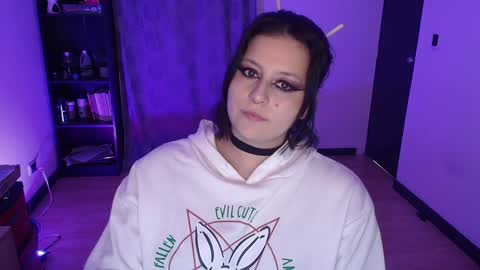 Snapshot of hell_dancer_ chatting on January 28, 11:07 pm Lexa online show from January 28, 11:07 pm
