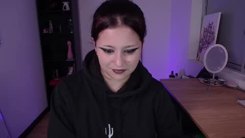 Snapshot of hell_dancer_ chatting on September 15, 11:34 pm Lexa online show from September 15, 11:34 pm
