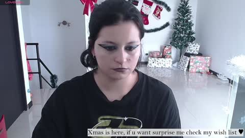 Snapshot of hell_dancer_ chatting on December 17, 8:21 pm Lexa online show from December 17, 8:21 pm