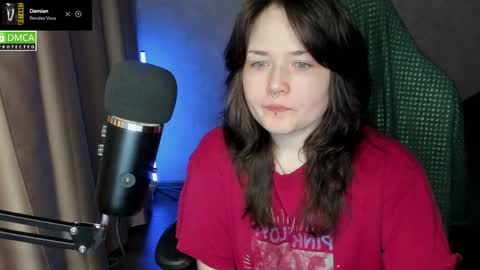 Red online show from April 10, 9:10 pm