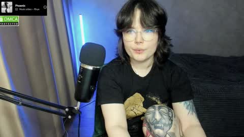 Red online show from November 18, 6:31 pm