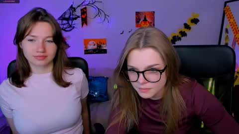 Helli online show from October 28, 8:14 pm