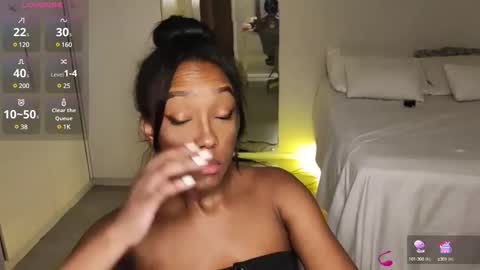 Snapshot of hellsd97 chatting on February 27, 12:32 am hellsd97 online show from February 27, 12:32 am