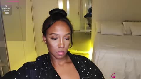 Snapshot of hellsd97 chatting on December 20, 1:36 am hellsd97 online show from December 20, 1:36 am