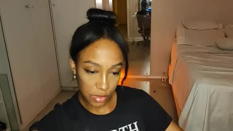 Snapshot of hellsd97 chatting on March 11, 1:26 am hellsd97 online show from March 11, 1:26 am