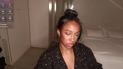 Snapshot of hellsd97 chatting on October 31, 2:02 am hellsd97 online show from October 31, 2:02 am