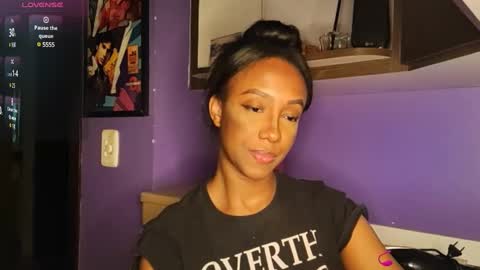 Snapshot of hellsd97 chatting on February 9, 1:45 am hellsd97 online show from February 9, 1:45 am