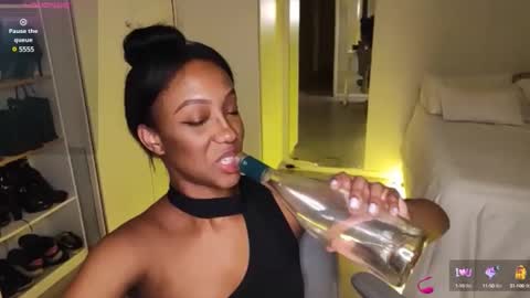 Snapshot of hellsd97 chatting on February 21, 1:55 am hellsd97 online show from February 21, 1:55 am