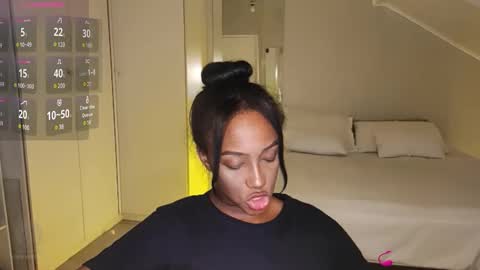 Snapshot of hellsd97 chatting on December 30, 12:22 am hellsd97 online show from December 30, 12:22 am