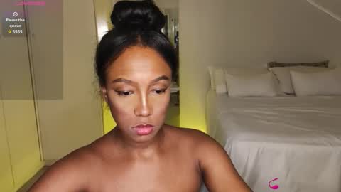 Snapshot of hellsd97 chatting on February 10, 12:08 am hellsd97 online show from February 10, 12:08 am