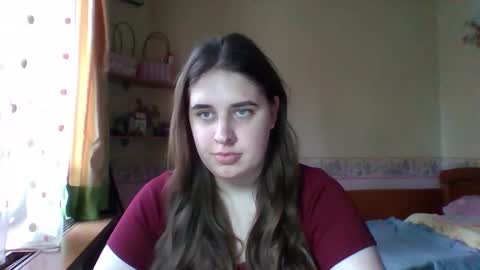 hess_luna_ online show from November 18, 10:05 am