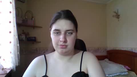 hess_luna_ online show from March 23, 9:26 am