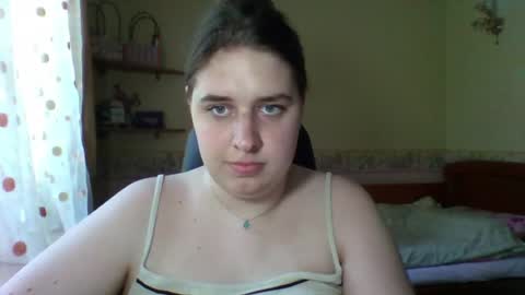 hess_luna_ online show from June 25, 9:13 am