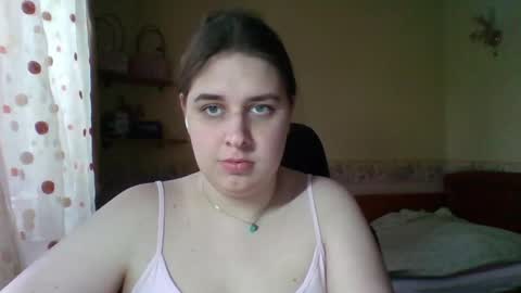 hess_luna_ online show from April 22, 9:06 am