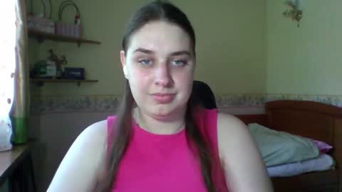 hess_luna_ online show from June 11, 9:06 am