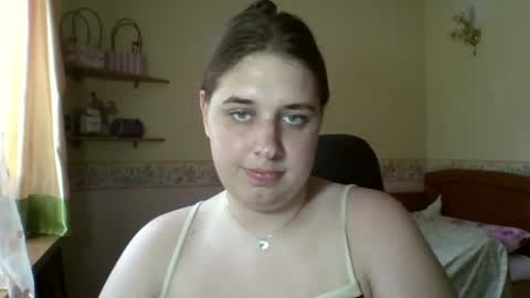 hess_luna_ online show from July 27, 9:06 am