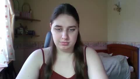 hess_luna_ online show from February 16, 10:04 am